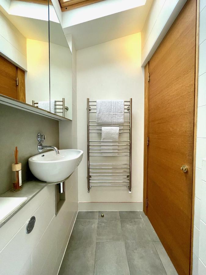 Stylish 2-Bedroom Townhouse Next To Brighton Station 외부 사진
