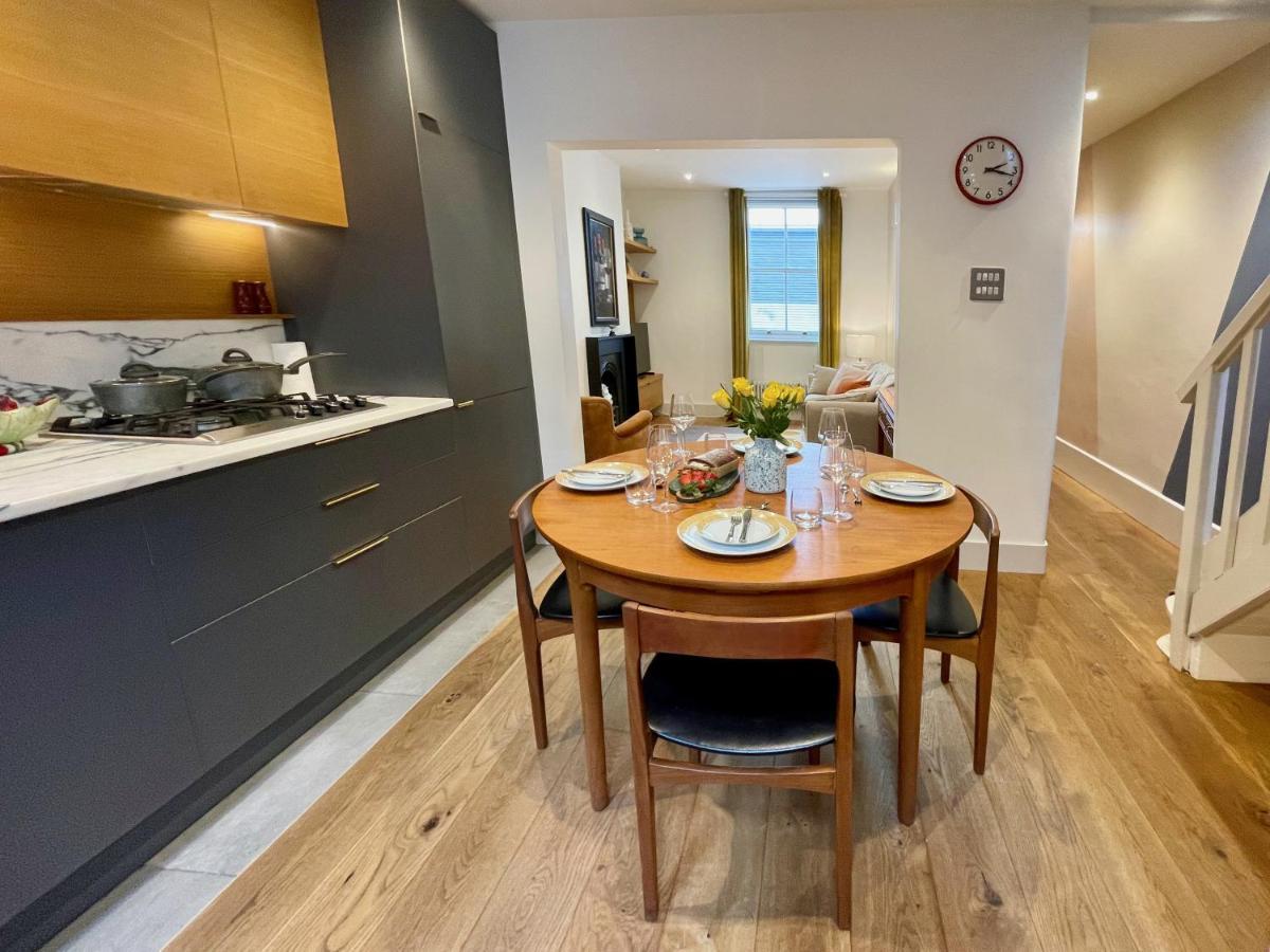 Stylish 2-Bedroom Townhouse Next To Brighton Station 외부 사진